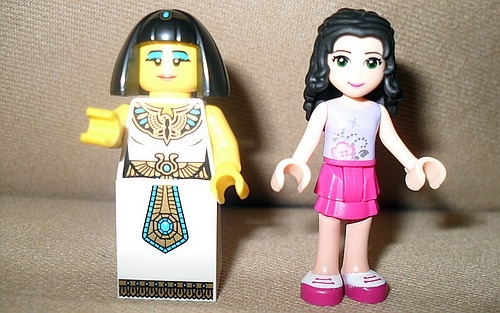 4 LEGO COLORED SKIRTS DRESS FOR MINIFIGURES 