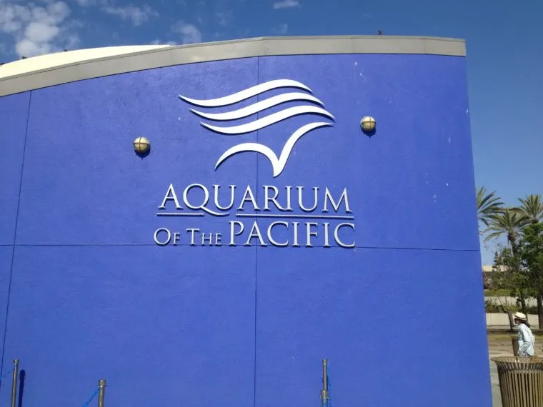 Aquarium of the Pacific sign