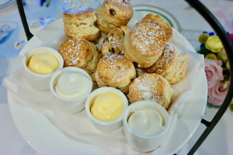 classic scones with clotted cream and lemon curd 