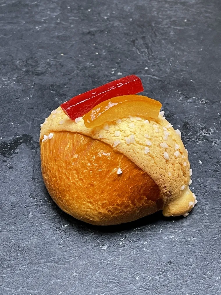 Mini Rosca de Reyes (the Roscita), photo courtesy of Porto's Bakery