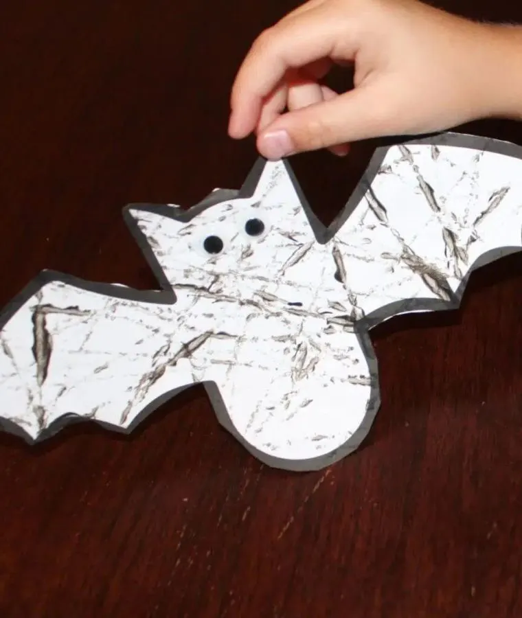Easy Preschool Bat Craft