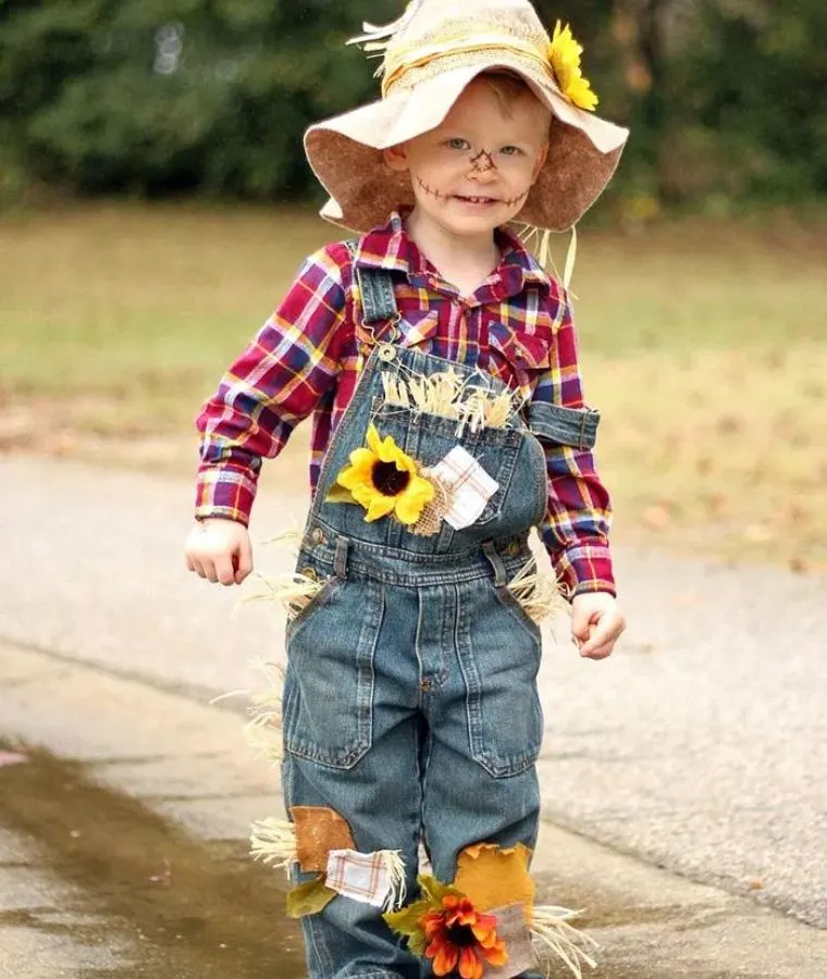How to Make a Scarecrow Costume for Kids or Adults!