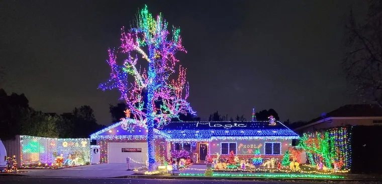 See Christmas Lights and Decorations in Los Angeles 2023