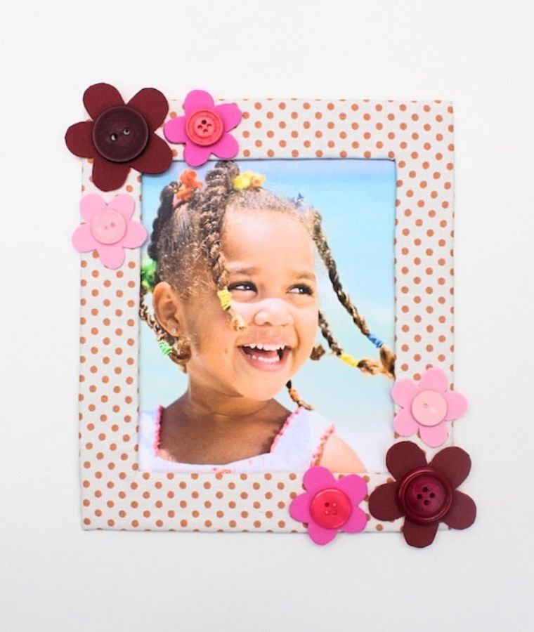 DIY Flower Picture Frame for Kids (Easy Mother’s Day Gift Idea!)