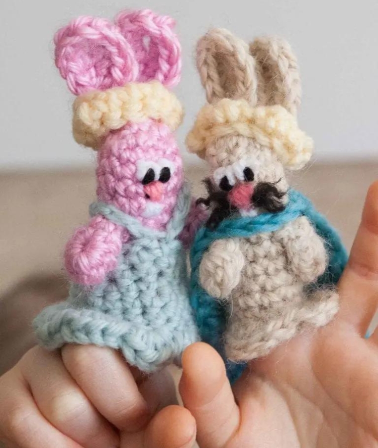 Adorable Crochet Bunny Finger Puppets (Free Pattern!)