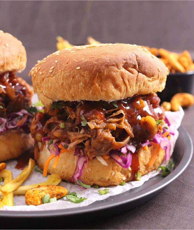 Vegan BBQ Pulled Jackfruit Burger| Best Pulled Pork Sandwich