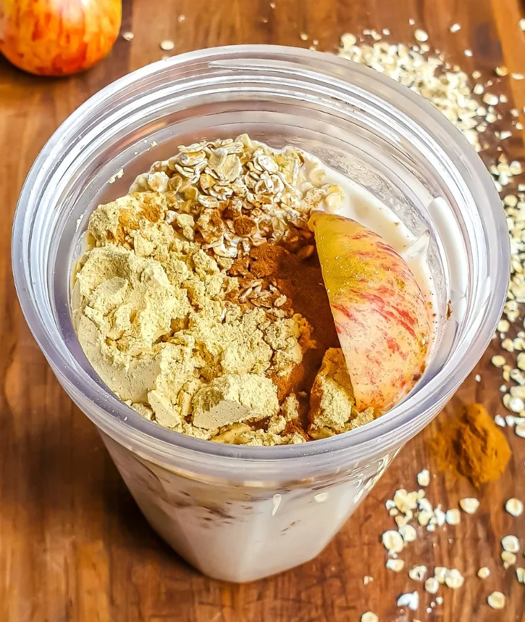 Healthy Apple Pie Oats Smoothie