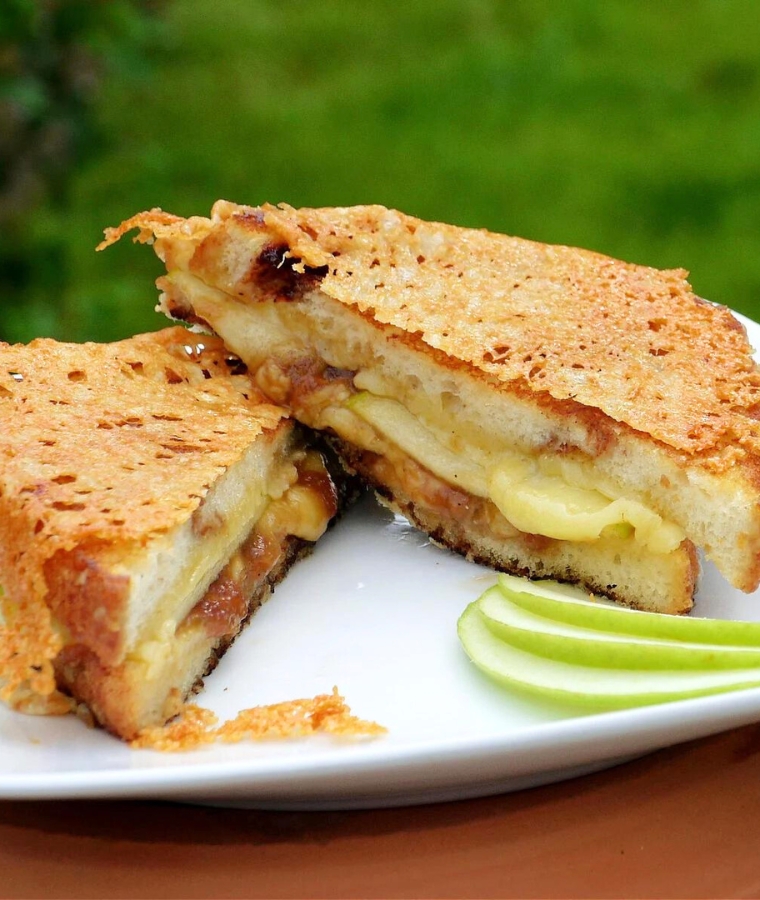Irish Apple Pie Grilled Cheese Sandwich (Award Winner!)