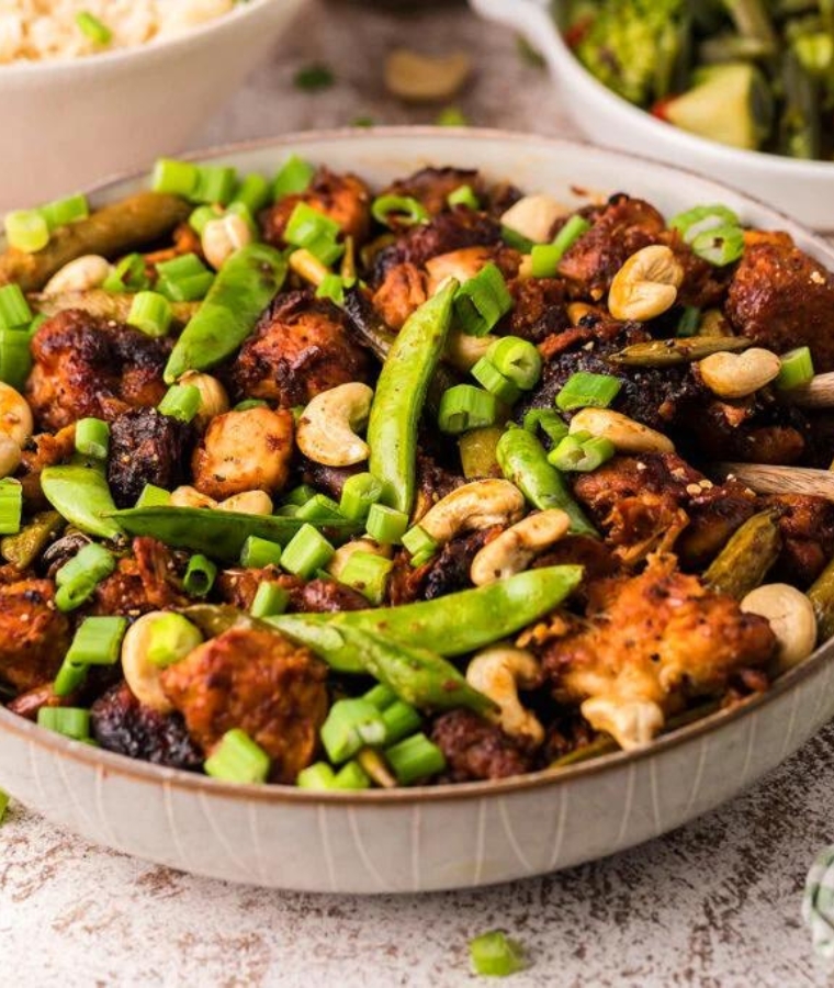 Slow Cooker Cashew Chicken with Snap Peas
