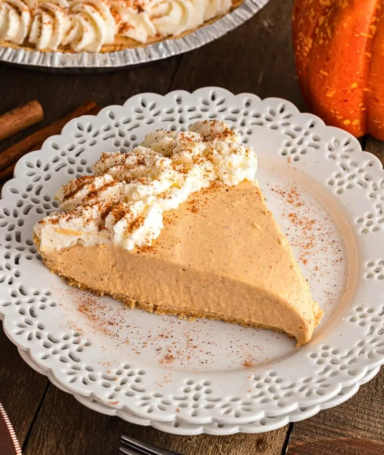 No-Bake Pumpkin Mousse Pie (Perfect for Fall)