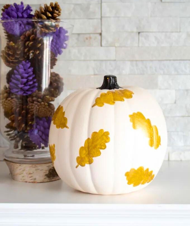 Pumpkin Painting Ideas: Simple Gold Leaf Pattern