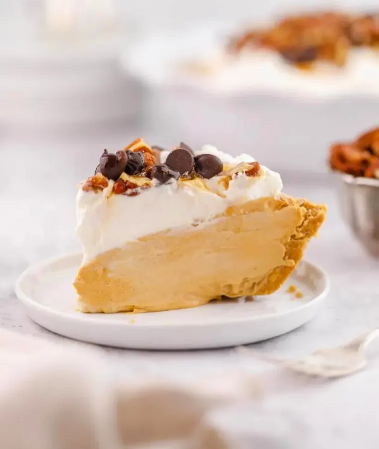 Simple Caramel Cream Pie (no bake)
