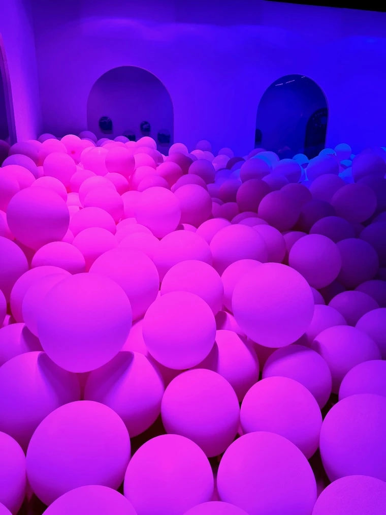 Bubble world pink balloons 
