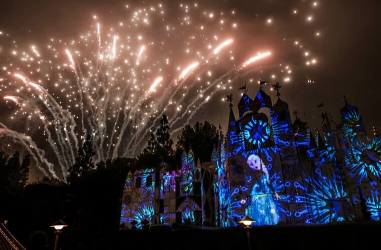 "Mickey's Mix Magic" Projection Show in Disneyland Park