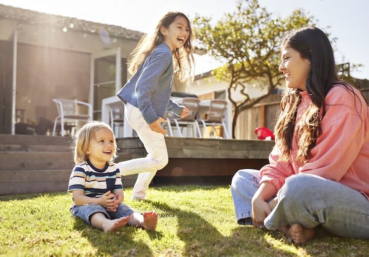 Sittercity happy kids playing with happy nanny