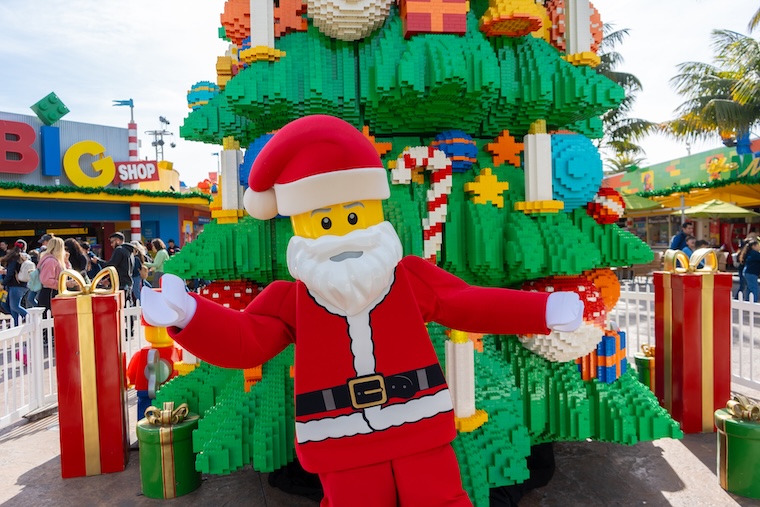 LEGOLAND Santa and tree